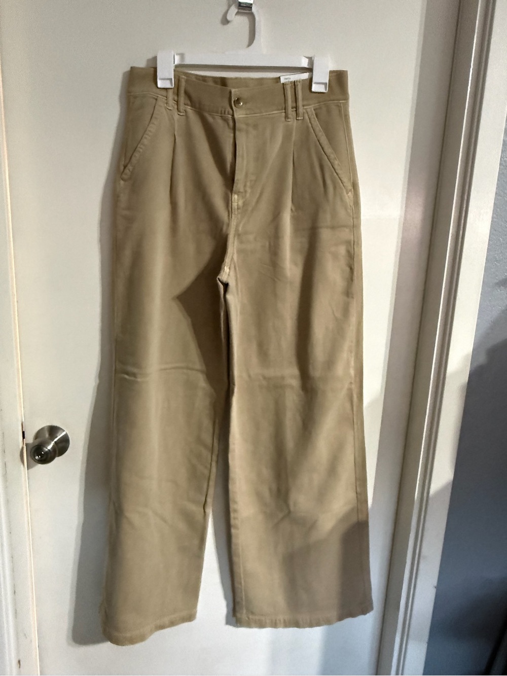 BNWT Women’s American Eagle Super High Rise Wide Leg Khaki Pants Size 6R
